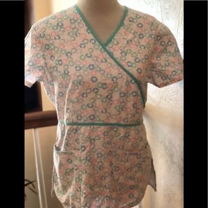 CHEROKEE NURSING TOP